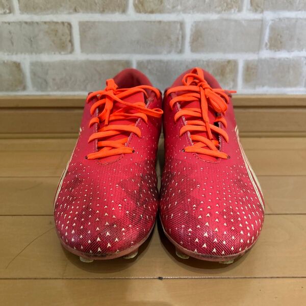 人気モデル(早い者勝ち)PUMA(プーマ)サッカースパイクシューズ24.0