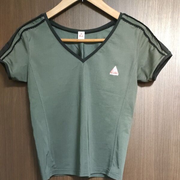 lecoq Tシャツ?シャカシャカ素材 カーキ Vネック 半袖 レディース