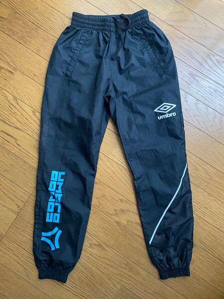 umbro スポーツパンツ 黒 ブラック ウインドブレーカー ジャージ