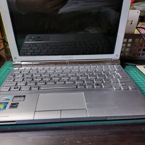 東芝 dynabook UX/23JWH 【OSが無いためジャンクにします】