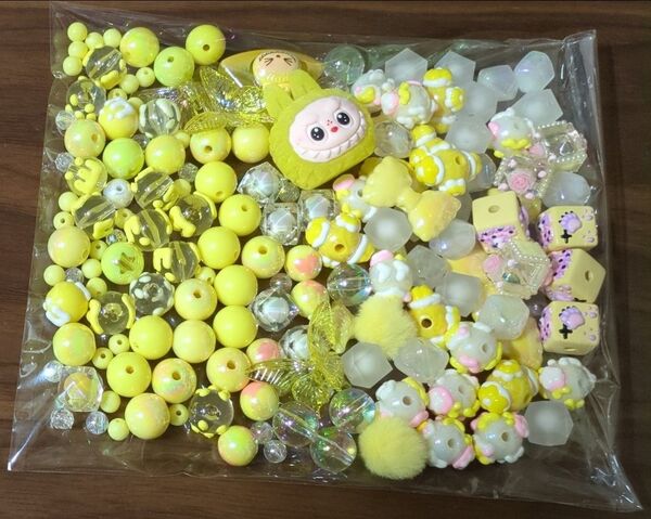 手書きビーズ キラキラビーズ ハンドメイドパーツ アクリル ストラップ ラブブ