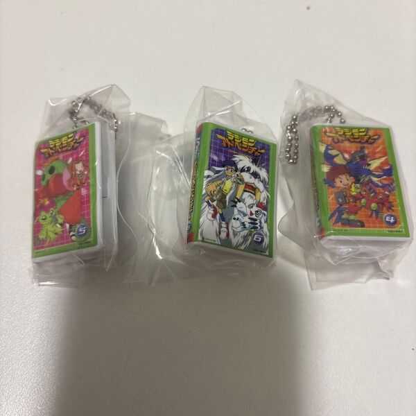 デジモンアドベンチャー ビデオテープミニチュアチャームコレクション 3個セット 光子郎&テントモン ミミ&パルモン 丈&ゴマモン