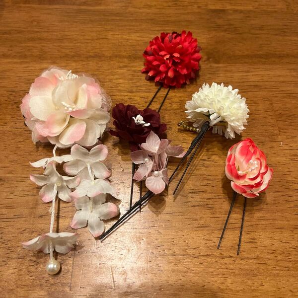 ヘアアクセサリー 卒業式 浴衣 結婚式 赤 ピンク 白 ホワイト 花 和装小物 髪飾り 結婚式 花 卒業式 成人式 コーム 七五三