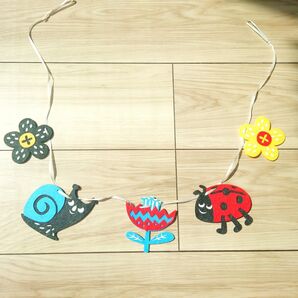 かわいい!フェルト製スプリングガーランド てんとうむし・かたつむり・お花 お部屋の飾り付け・パーティーに!