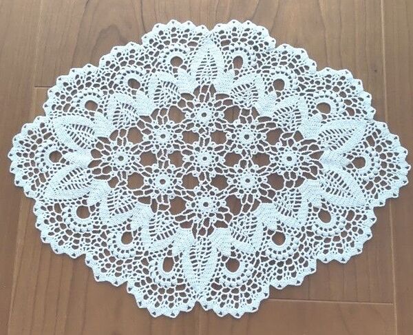 レース編み お花がいっぱい*菱形 ドイリー 33cm