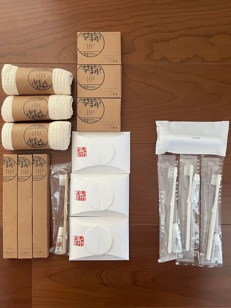 ホテル 旅館 アメニティ 歯ブラシ 綿棒 パフ フェイスケア メイク落とし 洗顔料 化粧水 乳液 ボディタオル カミソリ 旅行 旅
