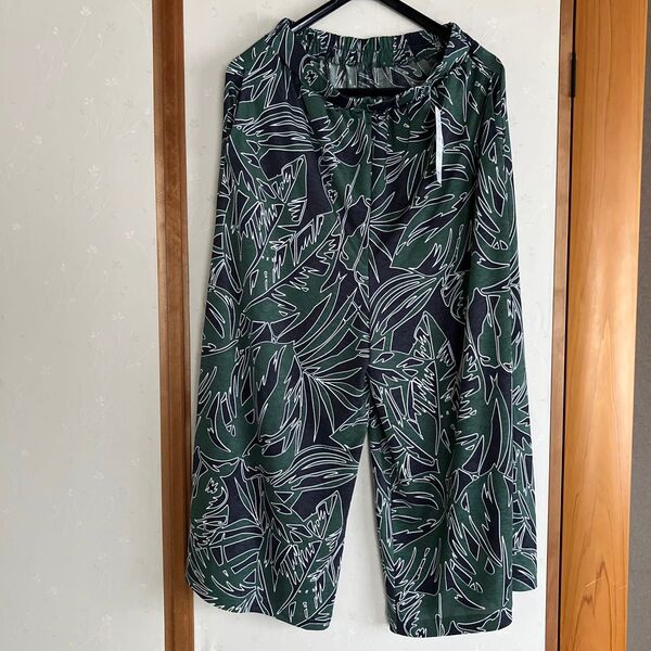 お値下げ レディース ロングパンツ 濃青 柄物 両側ポケット ウエスト背後ゴム LLサイズ 新品 タグ付き