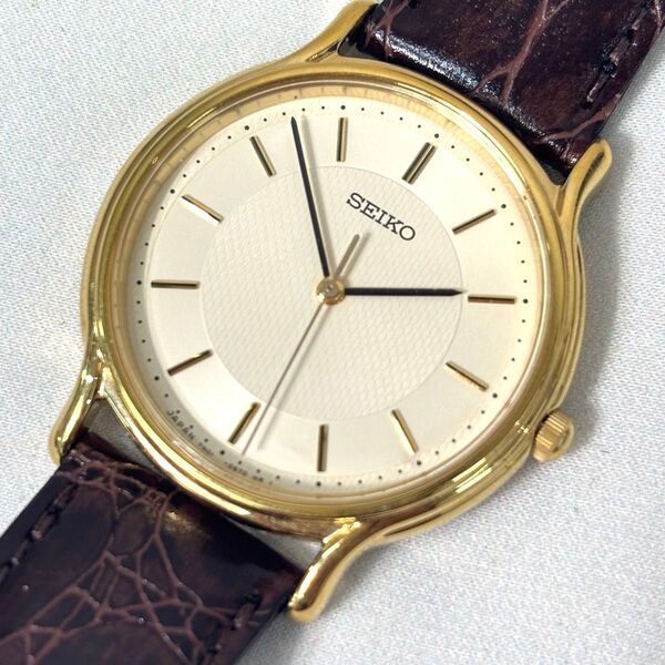 SEIKO セイコー スピリット 7N01-0BR0 腕時計 ホワイト×ゴールド文字盤 ブラウンベルト メンズ クォーツ 可動品