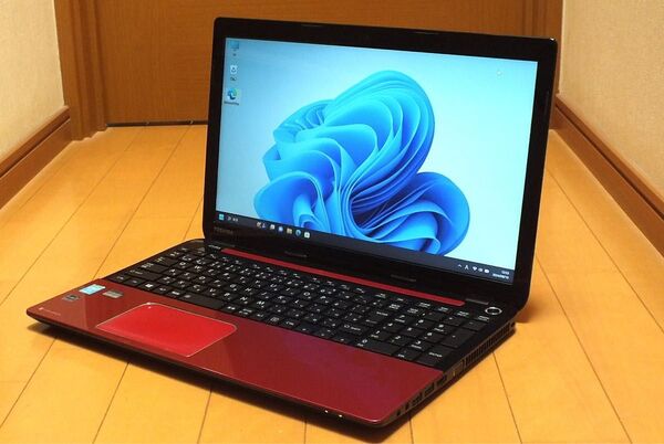 TOSHIBA T554/45KR Core i3 メモリ8G HDD 750G webカメラ bluetooth Win11