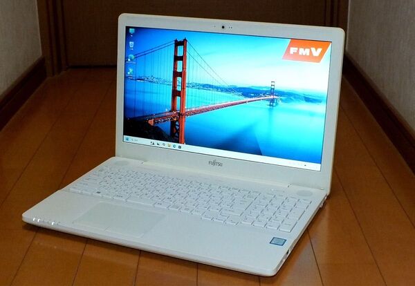 FUJITSU AH45/B2 Core i3 ブルーレイ フルHD webカメラ bluetooth メモリ4G HDD 1TB