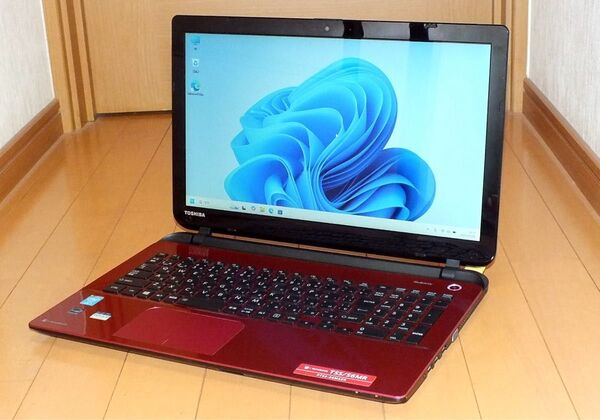 TOSHIBA T55/56MR Core i7 メモリ 8G HDD 1TB webカメラ bluetooth Win11