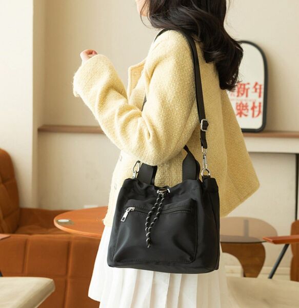 再々入荷!ショルダーバッグ ハンドバッグ 2way 斜めがけ ブラック 黒 韓国 春夏 お出かけ