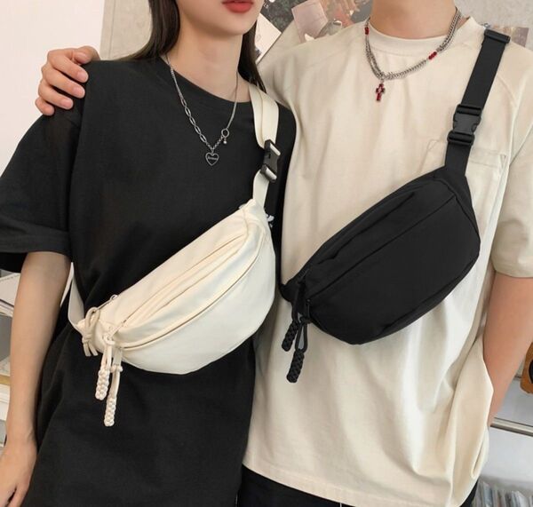 再入荷!お揃いに!ボディバッグ ウエストポーチ ショルダーバッグ スマホ 黒 軽量 ユニセックス 男女兼用 ブラック 黒