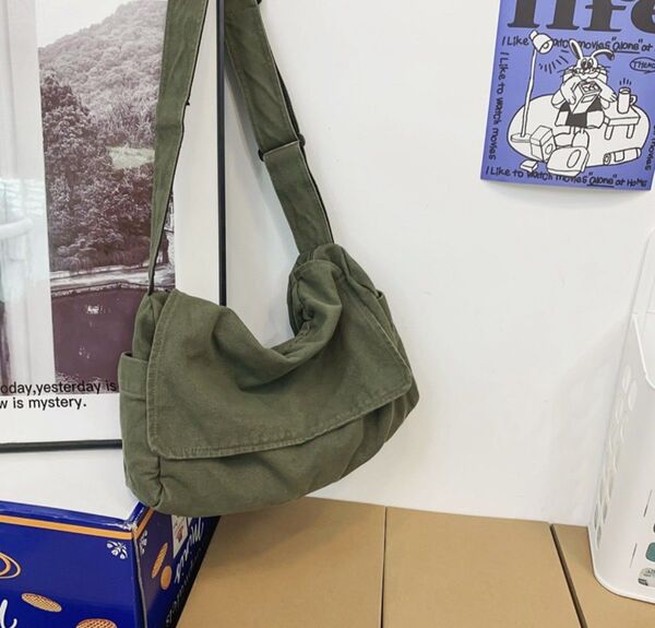 再入荷!カーキ ニュースペーパーバッグ メッセンジャーバッグ ショルダーバック ミリタリー ユニセックス 男女兼用