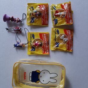 アニメキャラクターストラップ付きフィギュアセット7体