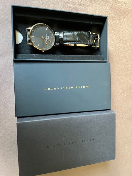 Daniel Wellington 腕時計 ブラック ゴールド