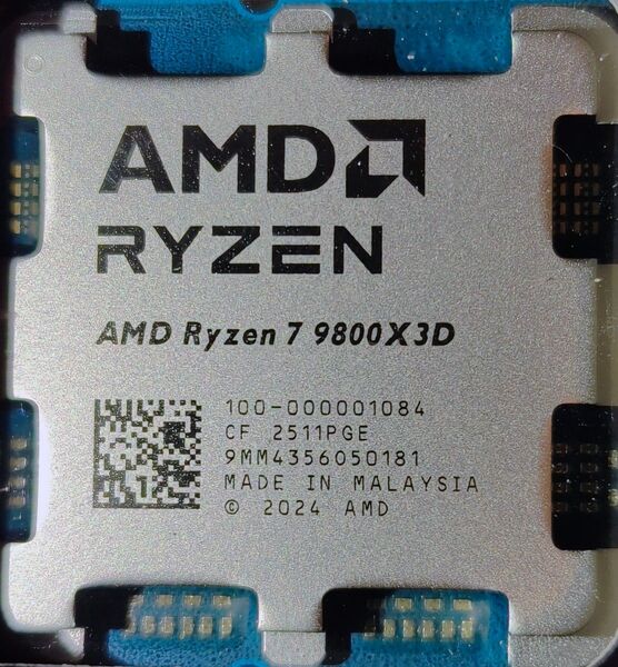 新品 AMD Ryzen 7 9800X3D バルク品