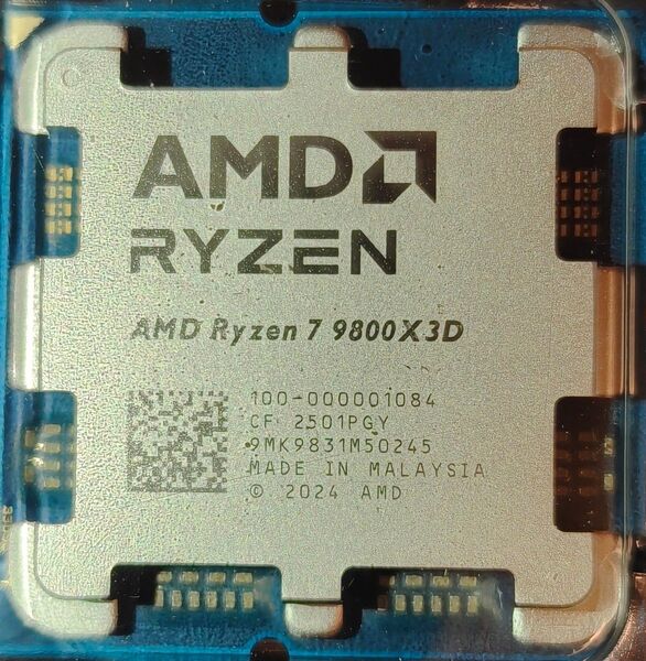 新品 AMD Ryzen 7 9800X3D バルク品