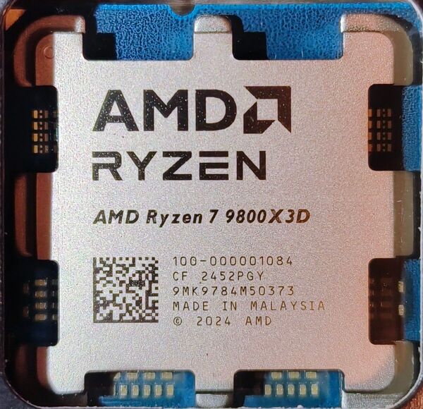 新品 AMD Ryzen 7 9800X3D バルク品