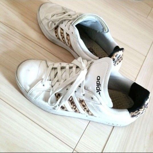 【使用感あり】adidas スニーカー レオパード柄 ホワイト レディース