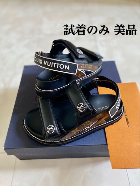 試着のみ美品 2023年製 ルイヴィトン モノグラム スポーツ サンダル フットベット 黒白 22.5 LOUIS VUITTON