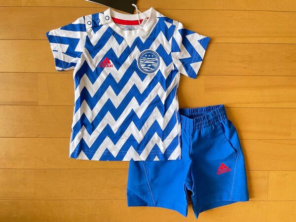 新品未使用 75 adidas アディダス オーガニックコットン 半袖Tシャツ・パンツ上下 セットアップ グラフィック ブルー/白