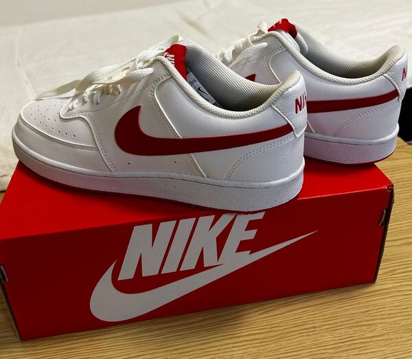 NIKE 「コートロイヤル」
