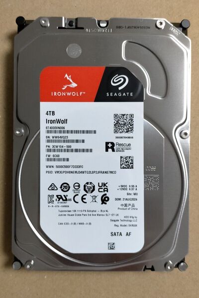 Seagate Ironwolf ST4000VN006 PC NAS 用 SATA HDD 4TB