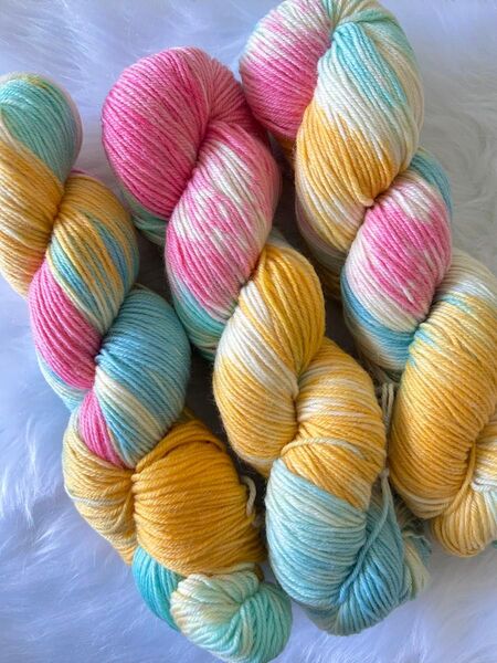 ソックヤーン 毛糸 3カセ 約300g 手染め 糸 カラフル ピンク