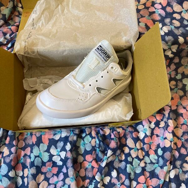新品 通学靴 HiGRIP WORK SNEAKER ホワイト 靴 23.5cm スニーカー シューズ ホワイト