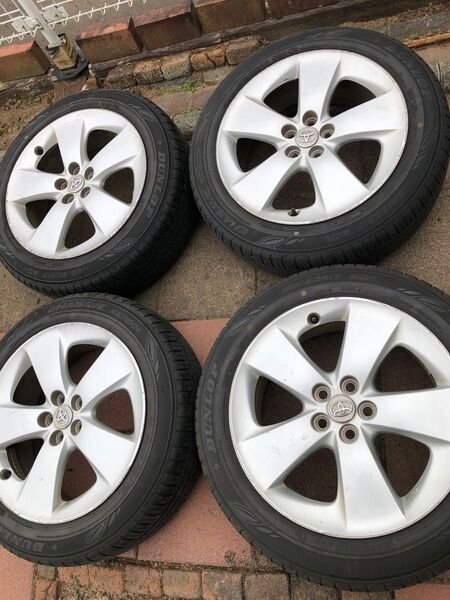 夏タイヤ ホイルセット 195/60r17 トヨタのプリウス、ライズなど ダンロップ2021年製