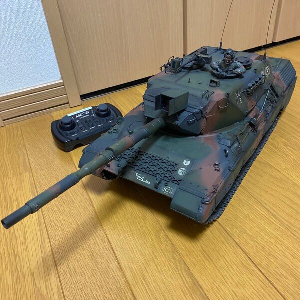 タミヤ 1/16 レオパルド Leopard A4 レストアカスタム品 砲身左右上下可動 2.4g 走行仕様