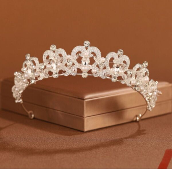 ティアラ ヘッドドレス ハート クリスタル パール 結婚式 ウェディング フォト ヘアアクセサリー