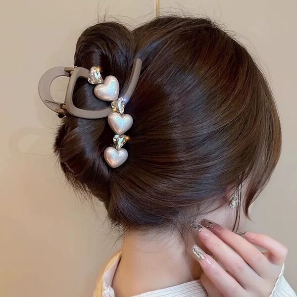 ヘアクリップ バンスクリップ 韓国 髪留め まとめ髪 ハートの形 おしゃれ 小さめ ヘアアクセサリー 上品
