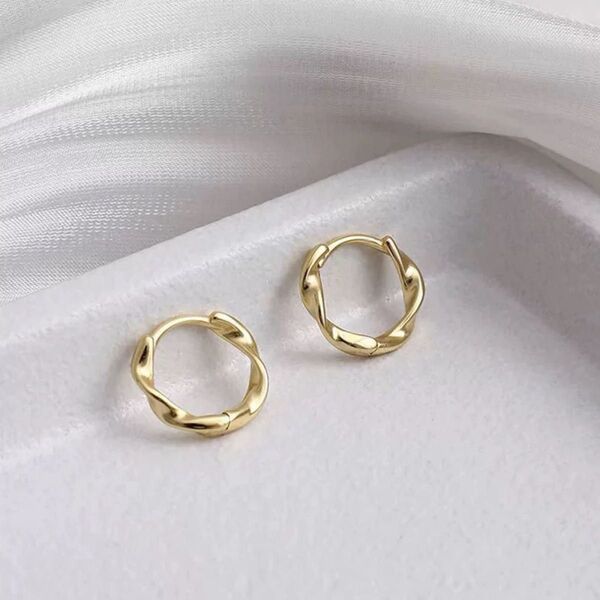 ピアス ツイスト フープピアス 波打ち フープピアス ゴールド【両耳セット】