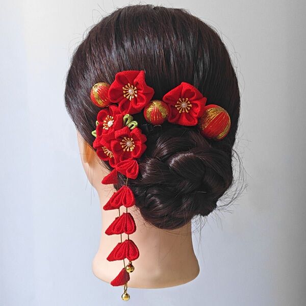 赤 つまみ細工 手作り 桜柄生地 ヘアピン クリップ 浴衣 着物 和装 髪飾り ヘアアクセサリー 七五三 成人式 卒業式 かんざし