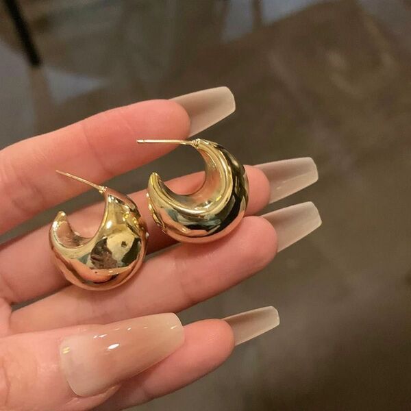 ステンレス ぽってりフープピアス ゴールド フープ 両耳用 アクセサリー シンプル ピアス 結婚式 かわいい 大ぶり おしゃれ