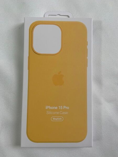 純正未開封iPhone 15 Pro シリコーンケース サンシャイン