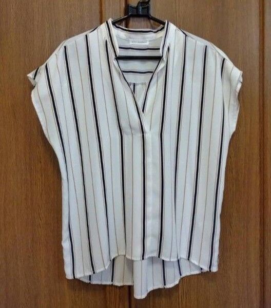 美品★イトキン a.v.v standard 半袖 Vネック シャツ ストライプ