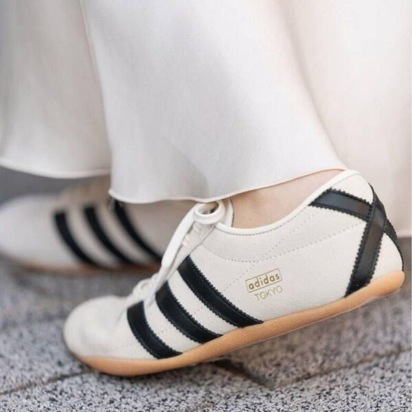 新品未使用タグ付き adidas tokyo w 24cm