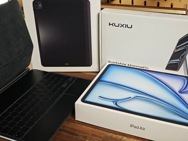 iPad Air M2 13インチ 美品 Magic Keyboard+マグネットスタンド+保護ケース付き