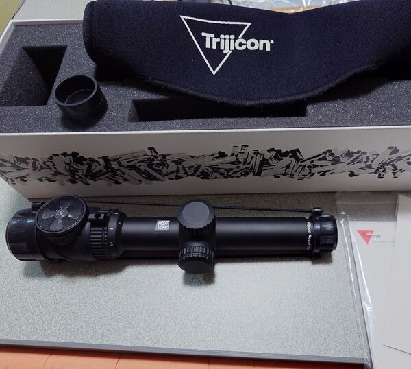 Trijicon Accupoint 1−6×24 TTI JW2