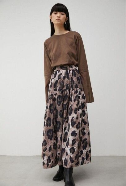 【新品タグ付き】アズール ロングスカート M ヒョウ柄 ウエストゴム AZUL by moussy レオパード スカート