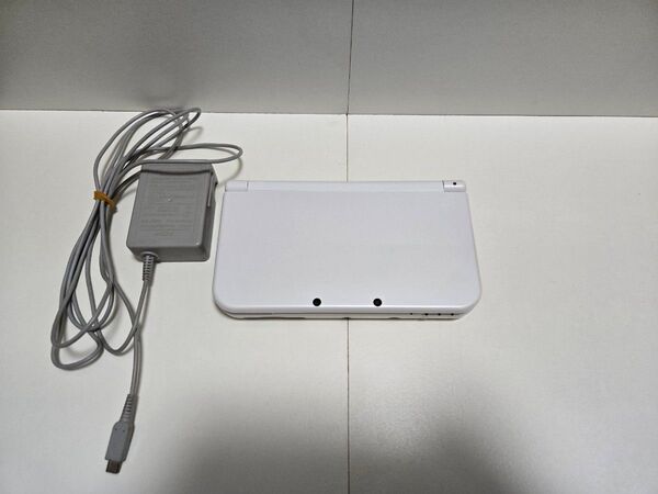 【美品】ニンテンドーNew 3DS LL 本体 パールホワイト 充電器付き