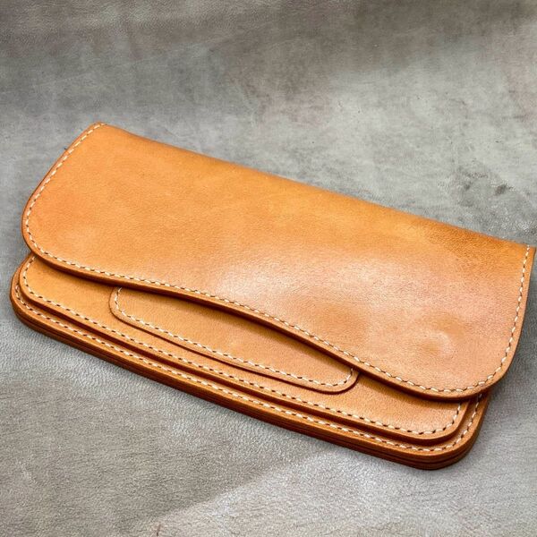 ハンドメイド(手縫い) 長財布 トラッカーウォレット タンロー ヌメ革 タン