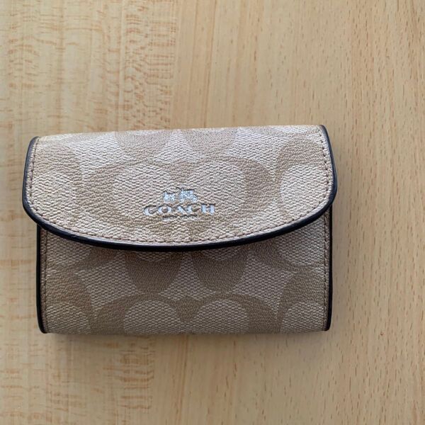 COACH キーケース ベージュ系