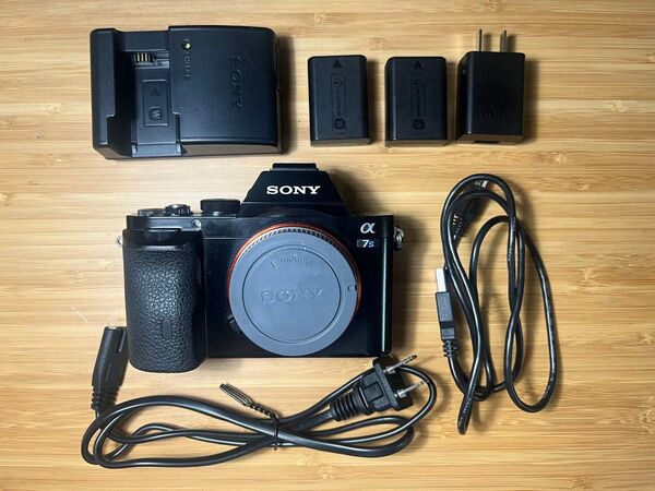 SONY α7S ミラーレス一眼カメラ(本体のみ)バッテリー ボディ