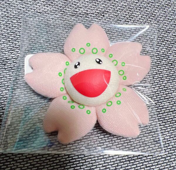 新品 村上隆 カイカイキキ さくらキーホルダー ブローチ