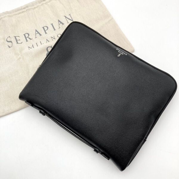 【超美品・使用感少ない】SERAPIAN セラピアン クラッチバッグ セカンドバッグ レザー 黒 ロゴ金具 持ち手付き B5サイズ