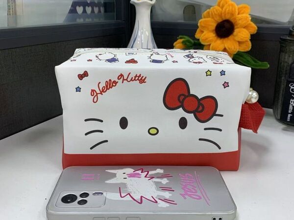 ハローキティ 筆箱 ペンケース 小物入れ 化粧ポーチ メイクポーチ